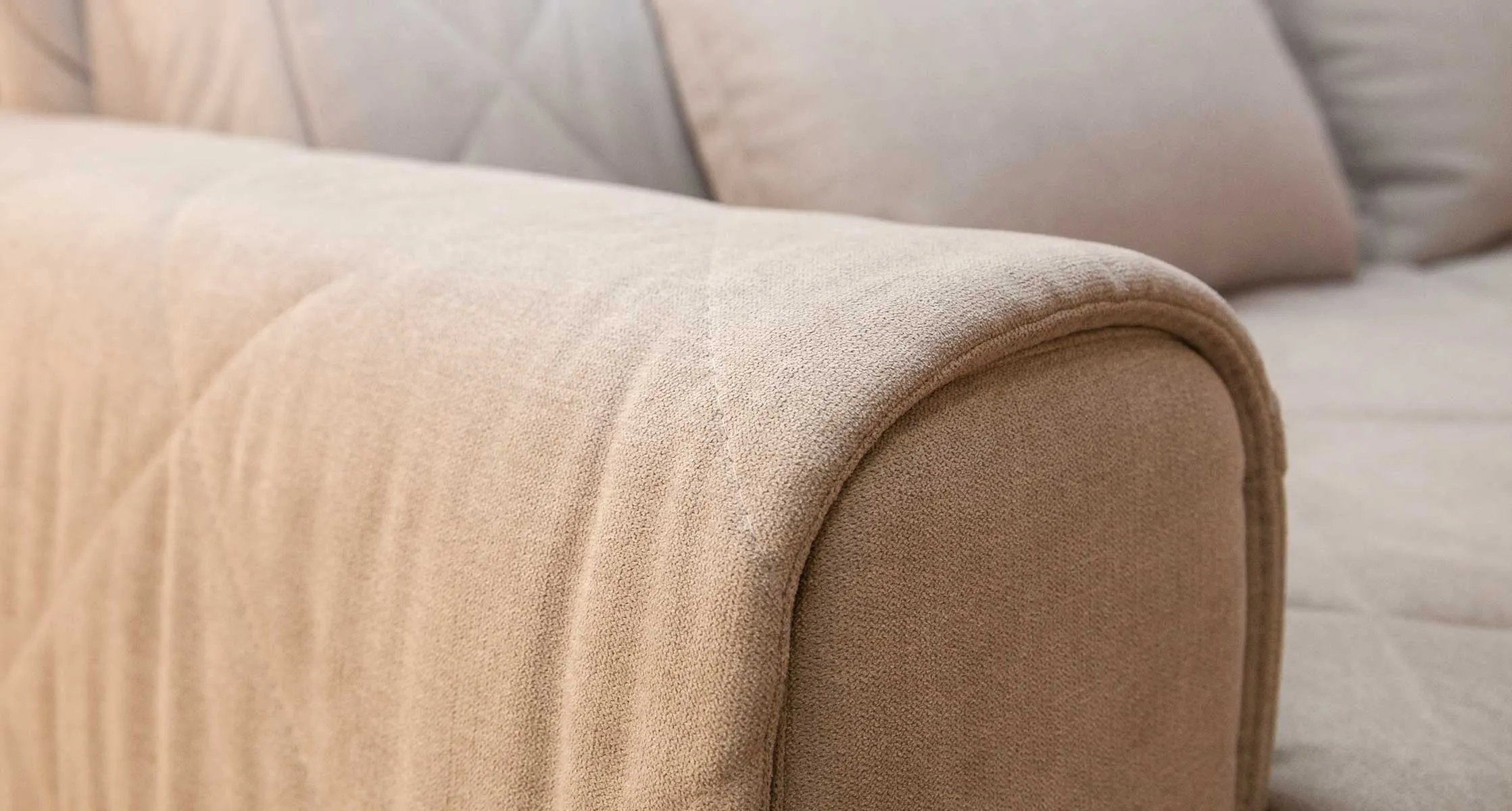 Miss_32_Sofa_sleep_Edison