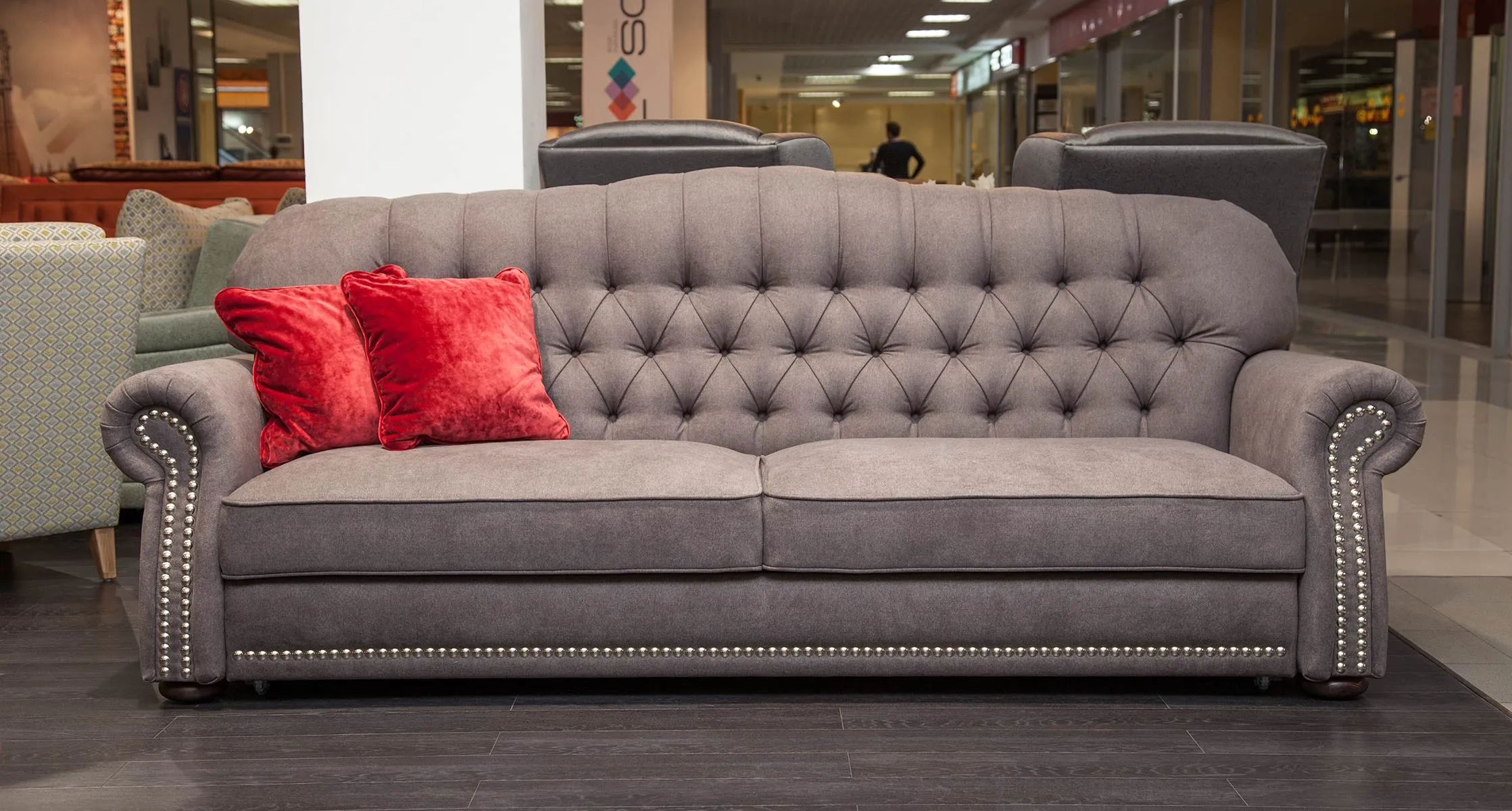 Miss_10_El_Sofa_Roal